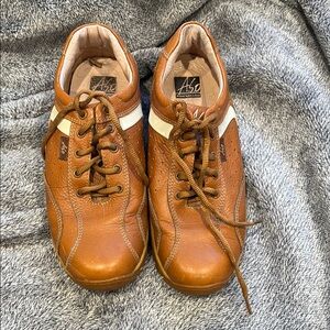 Men's Tan Leather Sneakers
